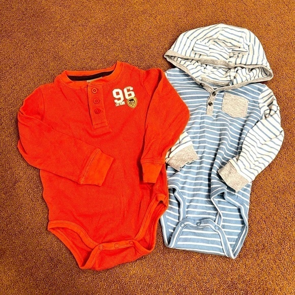 Bundle of 2 Boys 24 Months Long Sleeve Onesies - Picture 1 of 5